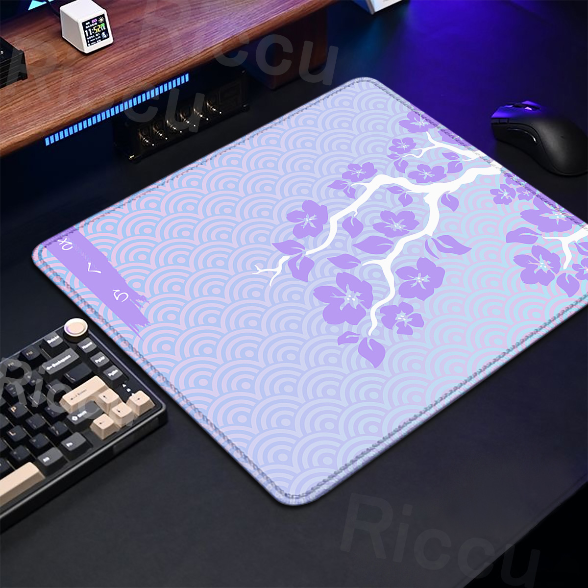 Desk Setup Blue - 紫色のさくらゲーミングマウスパッド、小さなカーペット、滑り止めのデスクマット、かわいい桜のアートデザイン、ポータブルキーボード、xs