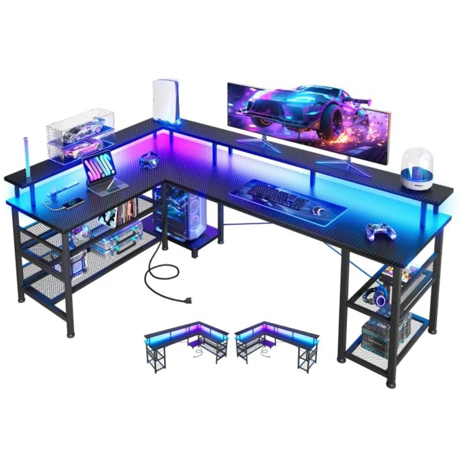 Desk Setup In Office - 66インチの大型L字型ゲーミングデスク。電源コンセントとLEDライト付き。家庭用オフィスやゲーミング環境に最適。人工木材製。洗練された黒色の仕上げ。