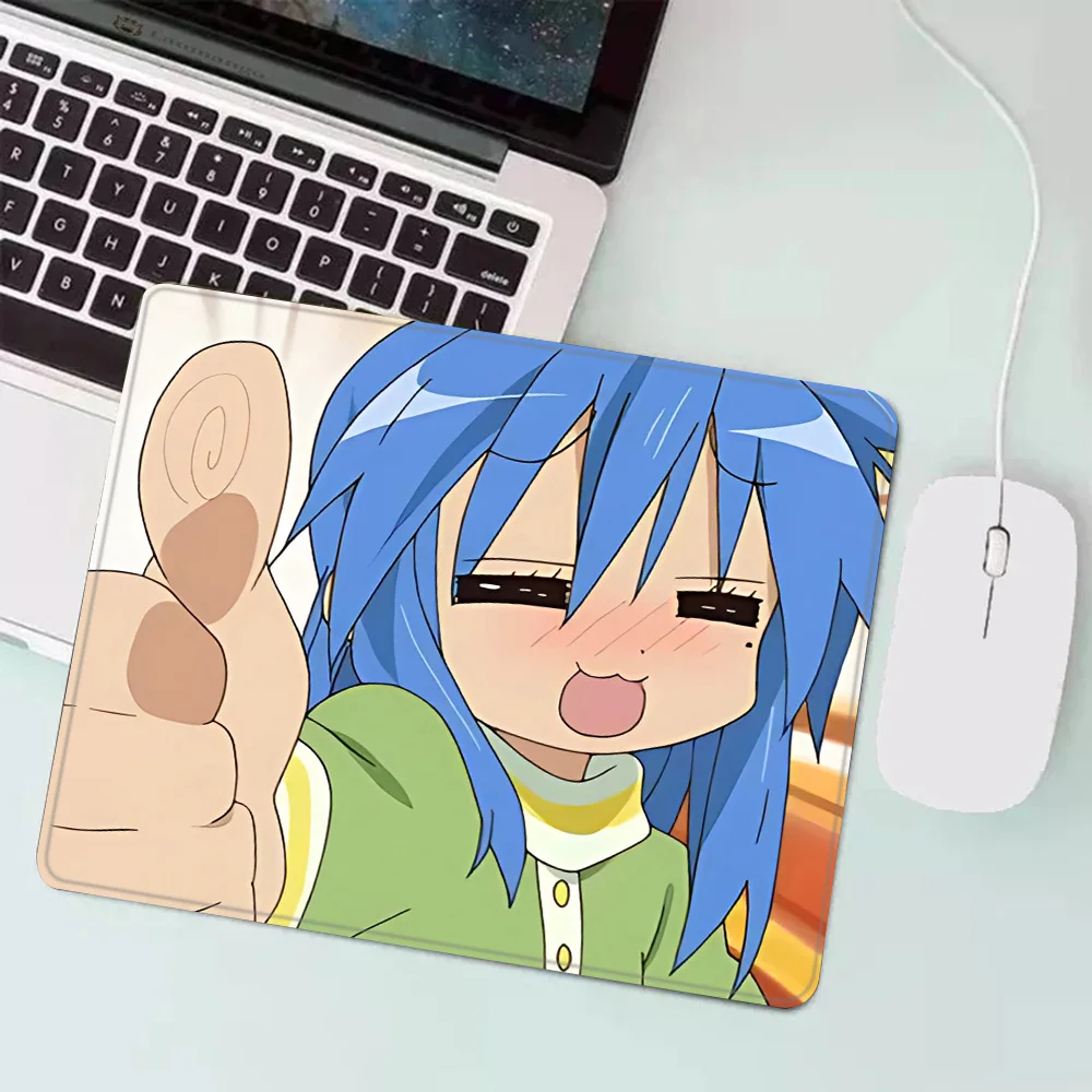 らき☆すた泉こなたゲーミングマウスパッド XS アニメ小型マ - Desk Setup Anime のレビューと価格
