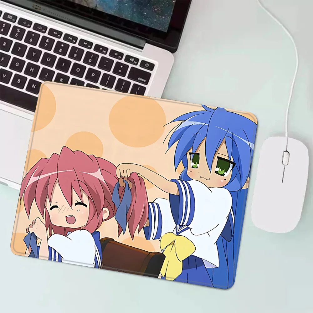 らき☆すた泉こなたゲーミングマウスパッド XS アニメ小型マ - Desk Setup Anime のレビューと価格